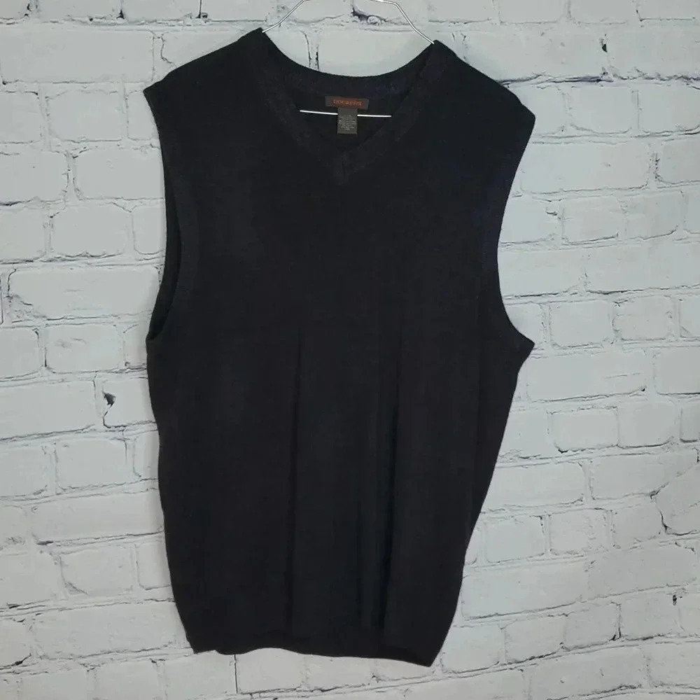 Dockers sweater vest Classic V-neck design suitable for layering Mens Size Large - Picture 1 of 2